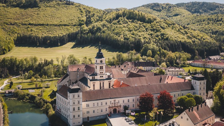 Mostviertel, Cycling, Cycling, Traisental cycle route, Lilienfeld Abbey, © Mostviertel Tourismus / Gerald Demolsky Aerial view of Lilienfeld Abbey.