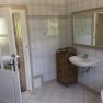 Großzügiges Badezimmer in der ehemaligen Bahnwärterwohnung, © M. Schorn Großzügiges Badezimmer in der ehemaligen Bahnwärterwohnung, © M. Schorn