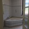 Große Eckbadewanne in der ehemaligen Bahnwärterwohnung, © M. Schorn Große Eckbadewanne in der ehemaligen Bahnwärterwohnung, © M. Schorn