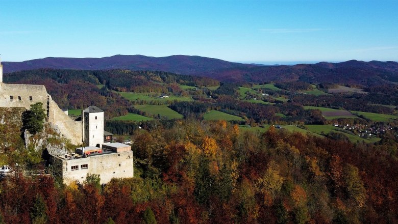 Aerial view of Araburg in fall, &copy; Kaumberg/Morgner Michael
