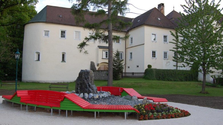 Dirndloase in the castle park, © Gemeinde Kirchberg