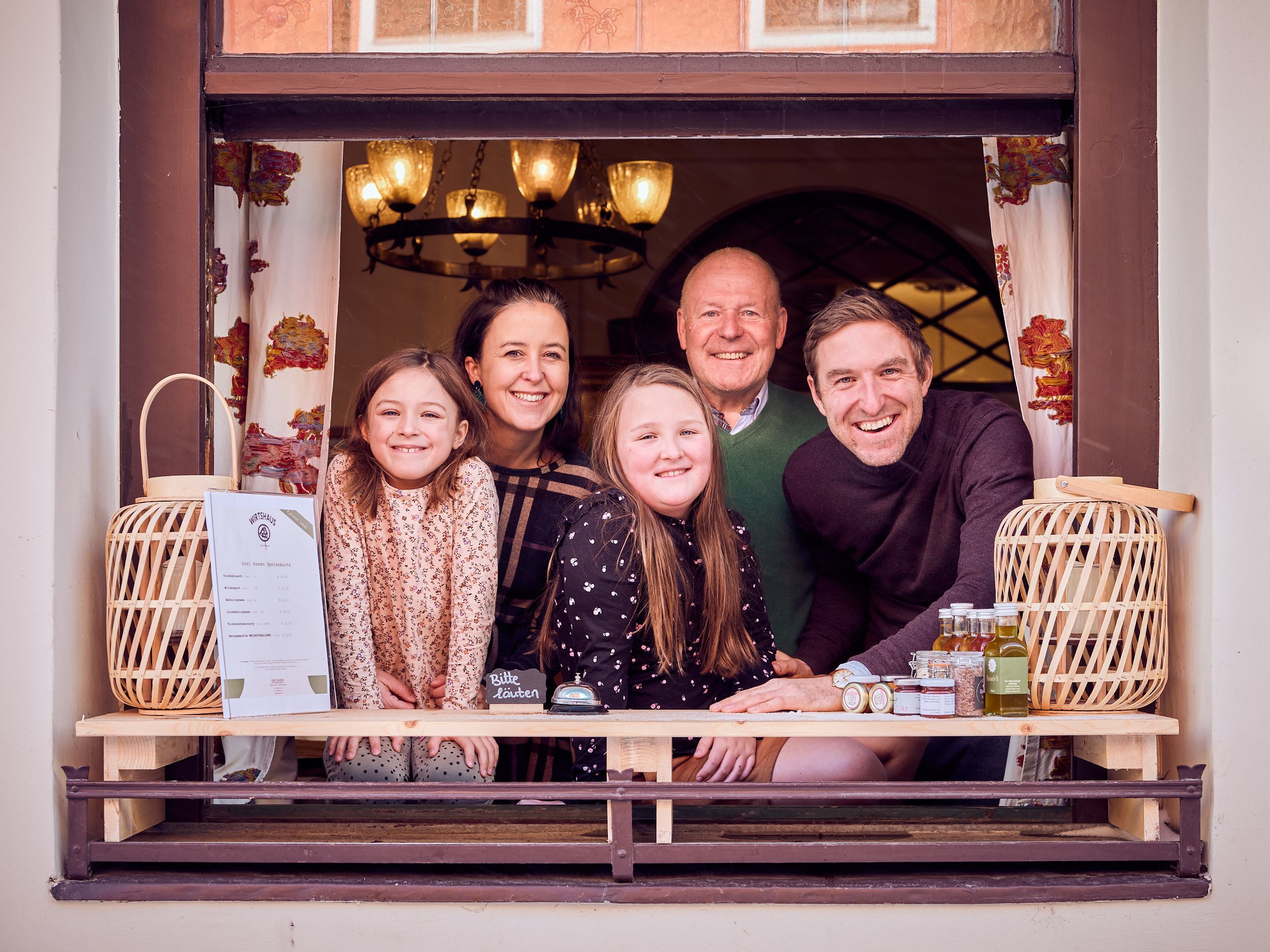 Kroneis family