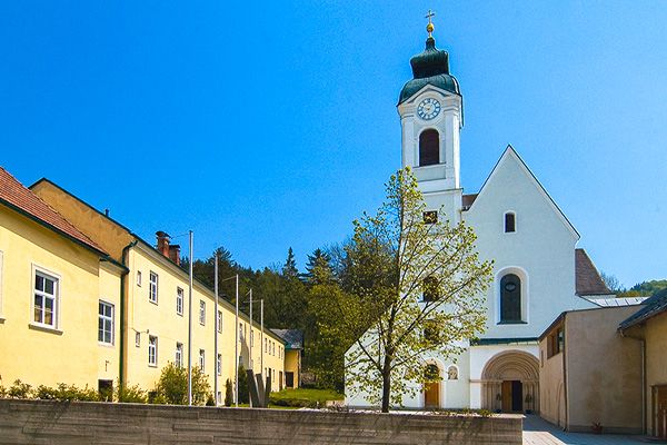Basilica Klein-Mariazell forecourt