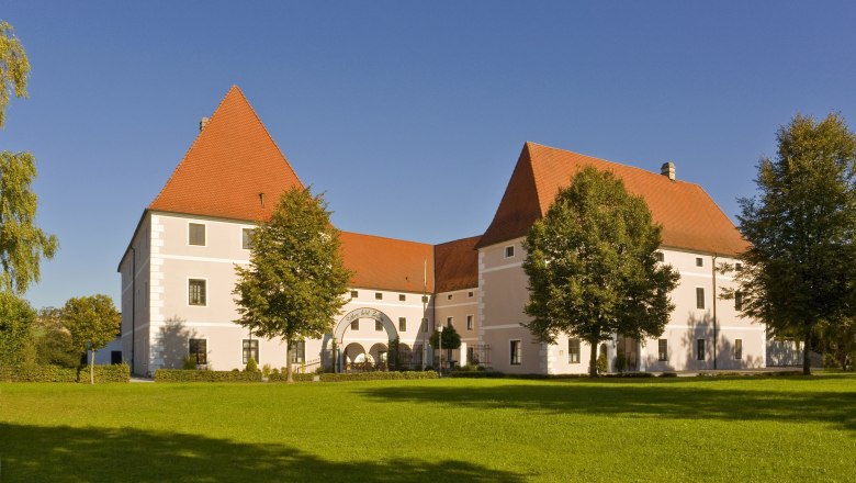 Exterior view of the castle, © Stefan Kuntner/Schloss Hotel Zeillern