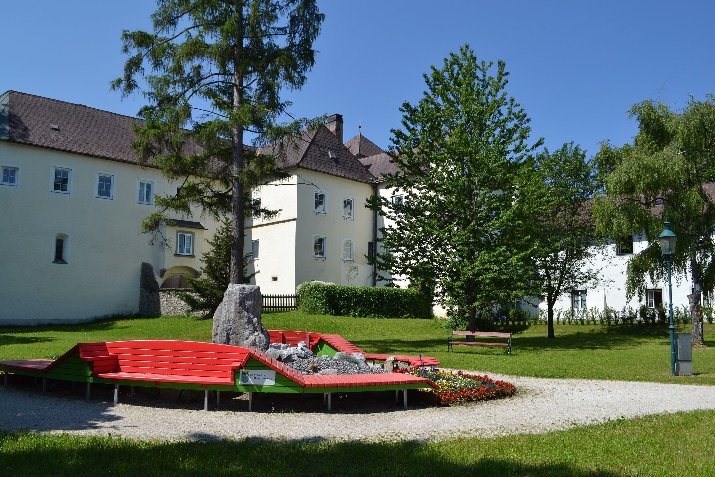 Dirndloase in the castle park