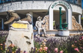 Ko'eck fountain, &copy; Fred Lindmoser