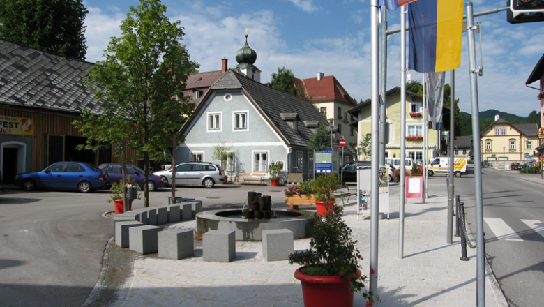 Market square with fountain, © Marktgemeinde St. Aegyd